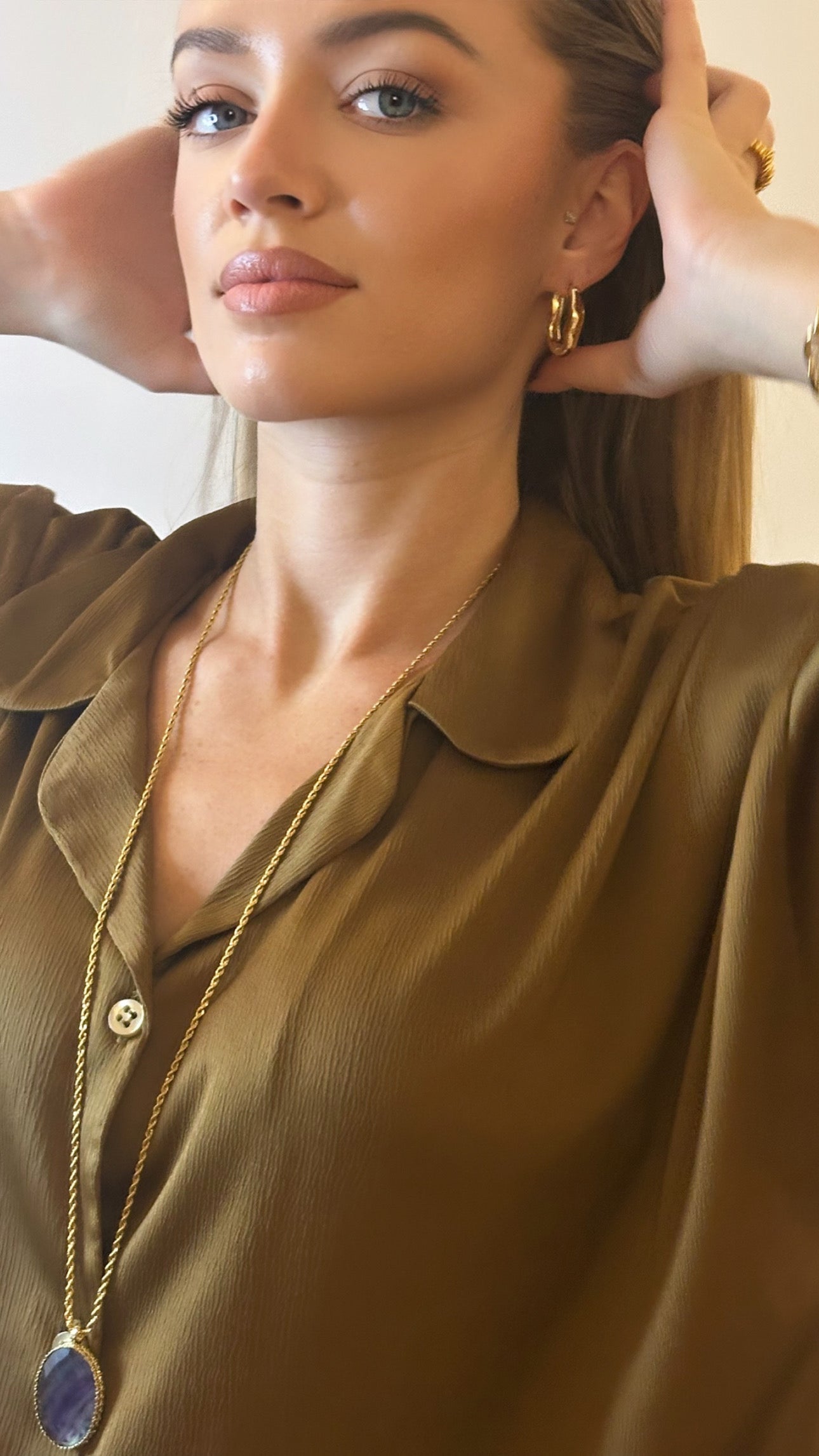 Sautoir torsadé pendentif cabochon rubis zoisite