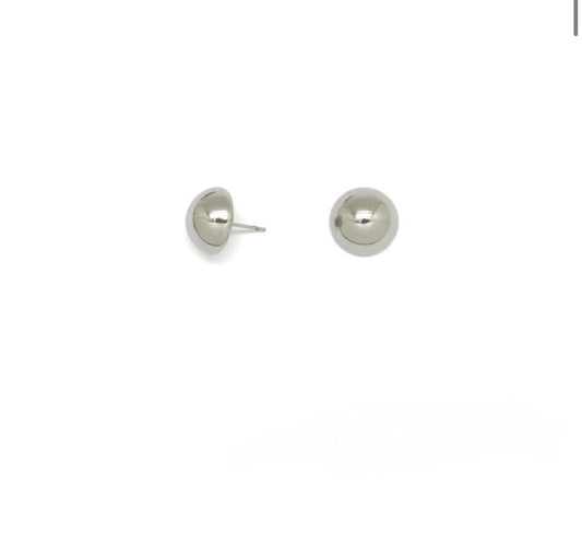Clous d’oreilles demi-sphère s argentée