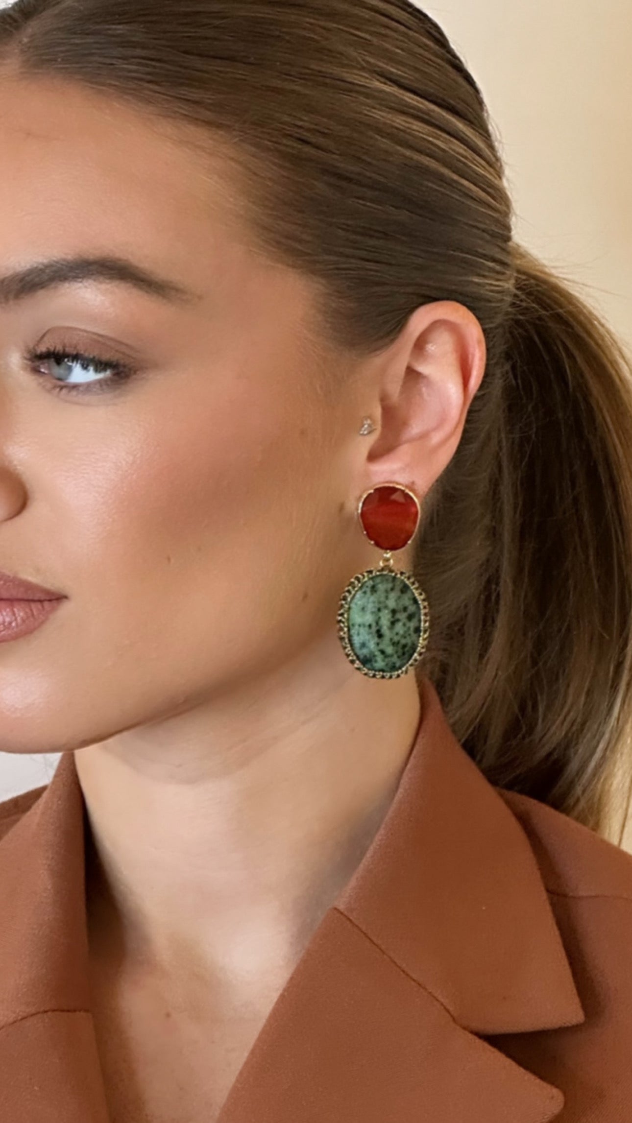 Boucles d'oreilles pierres grandes ovales décoré fil